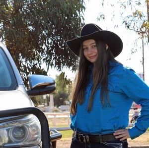 Meet your Posher, Julia